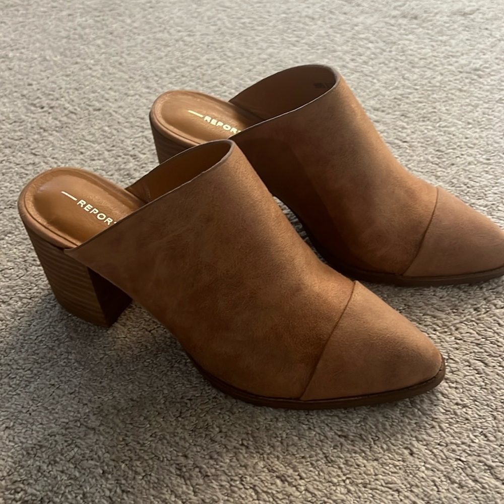 Report mule short heeled boot size 8